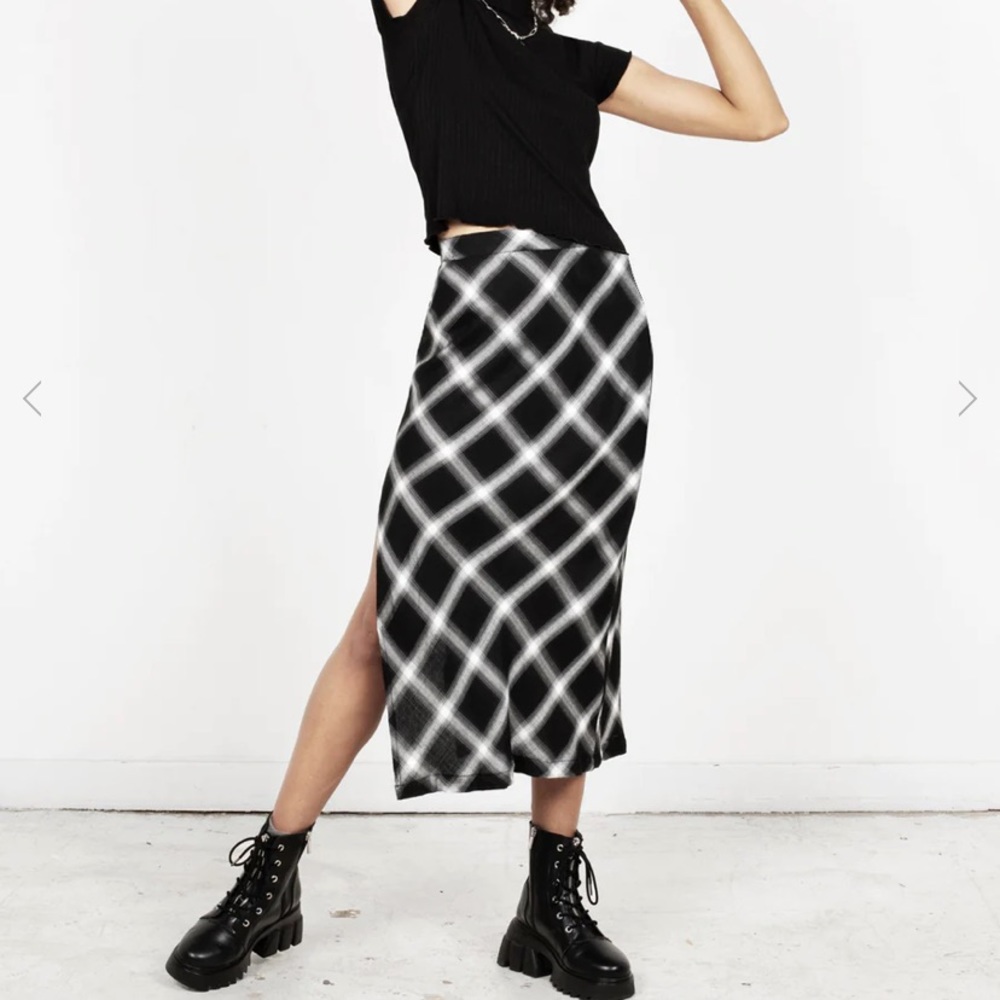 Disturbia Mallory split midi skirt!
